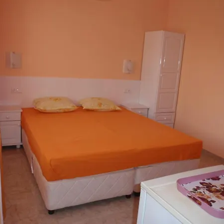 Cherno More Guest house